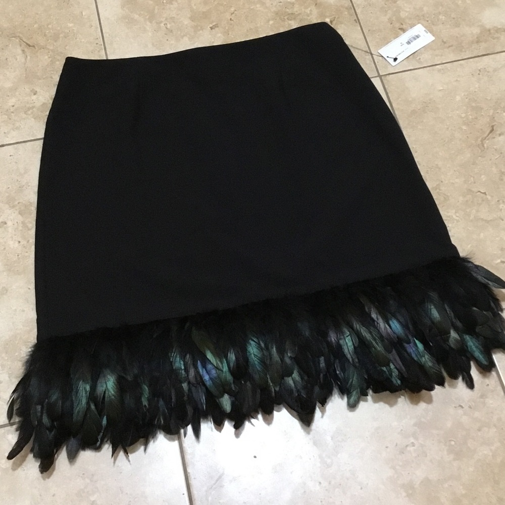 Feather skirt with stretch knee length